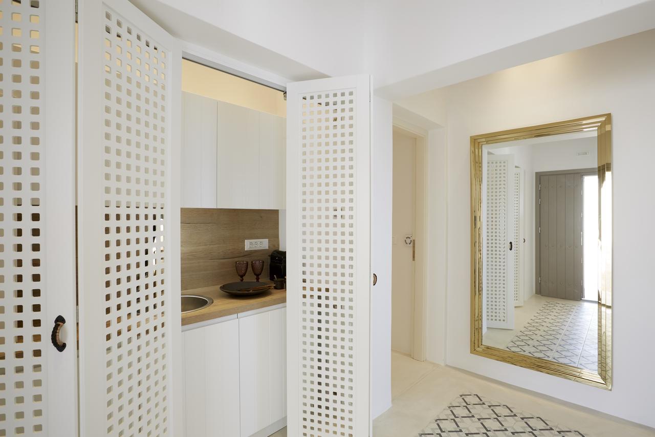 White&Co. La Torre Suites Pýrgos Chambre photo